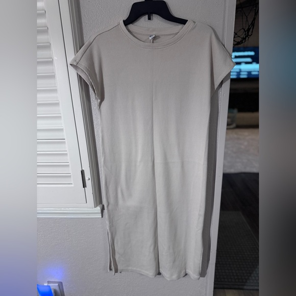 Old Navy Classic Cream Ribbed Midi Dress - Picture 2 of 6